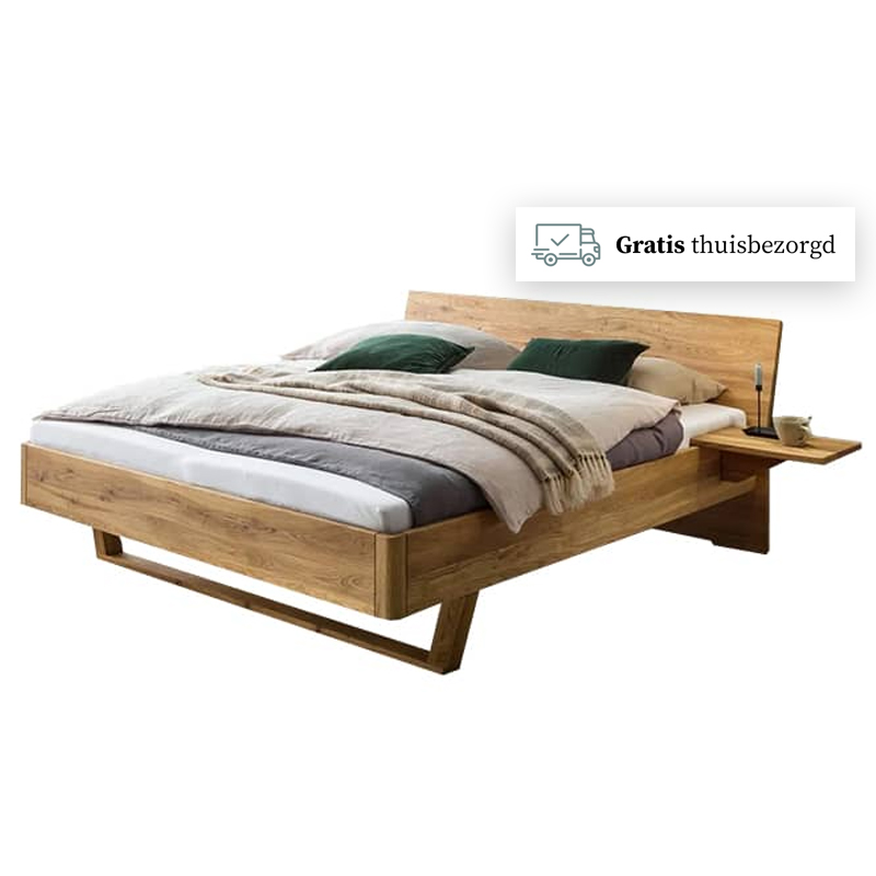 Klassiek houten bed