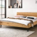 Massief houten bed Cambridge met metalen poten details