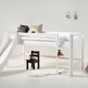 Bed met glijbaan