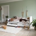 Luxe kinderbed met bedladen en logeerbed