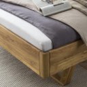 Detail hoek houten bed Manchester