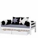 Peuterbed in het wit
