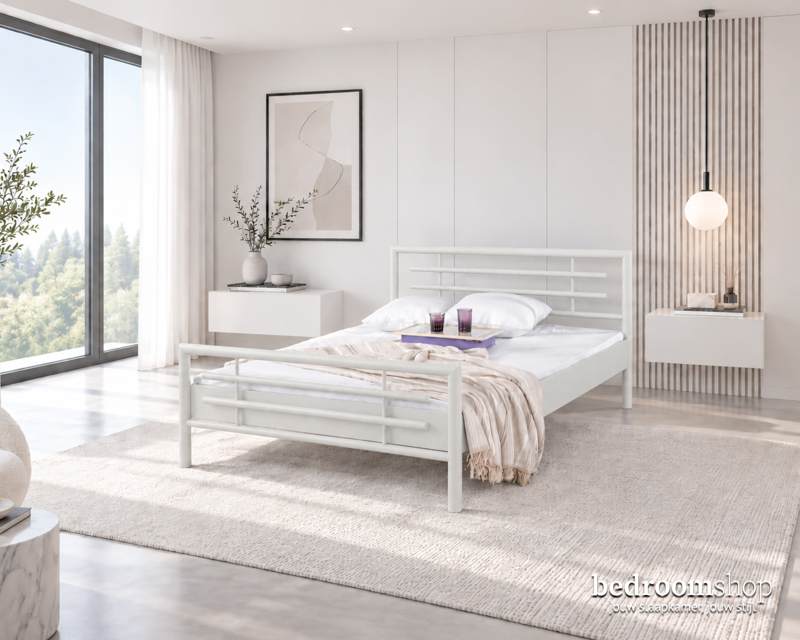 Metalen bed wit