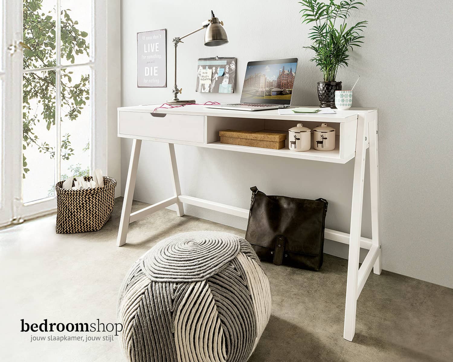 Wit bureau met lade voor kinderen Wit bureau met lade voor kinderen