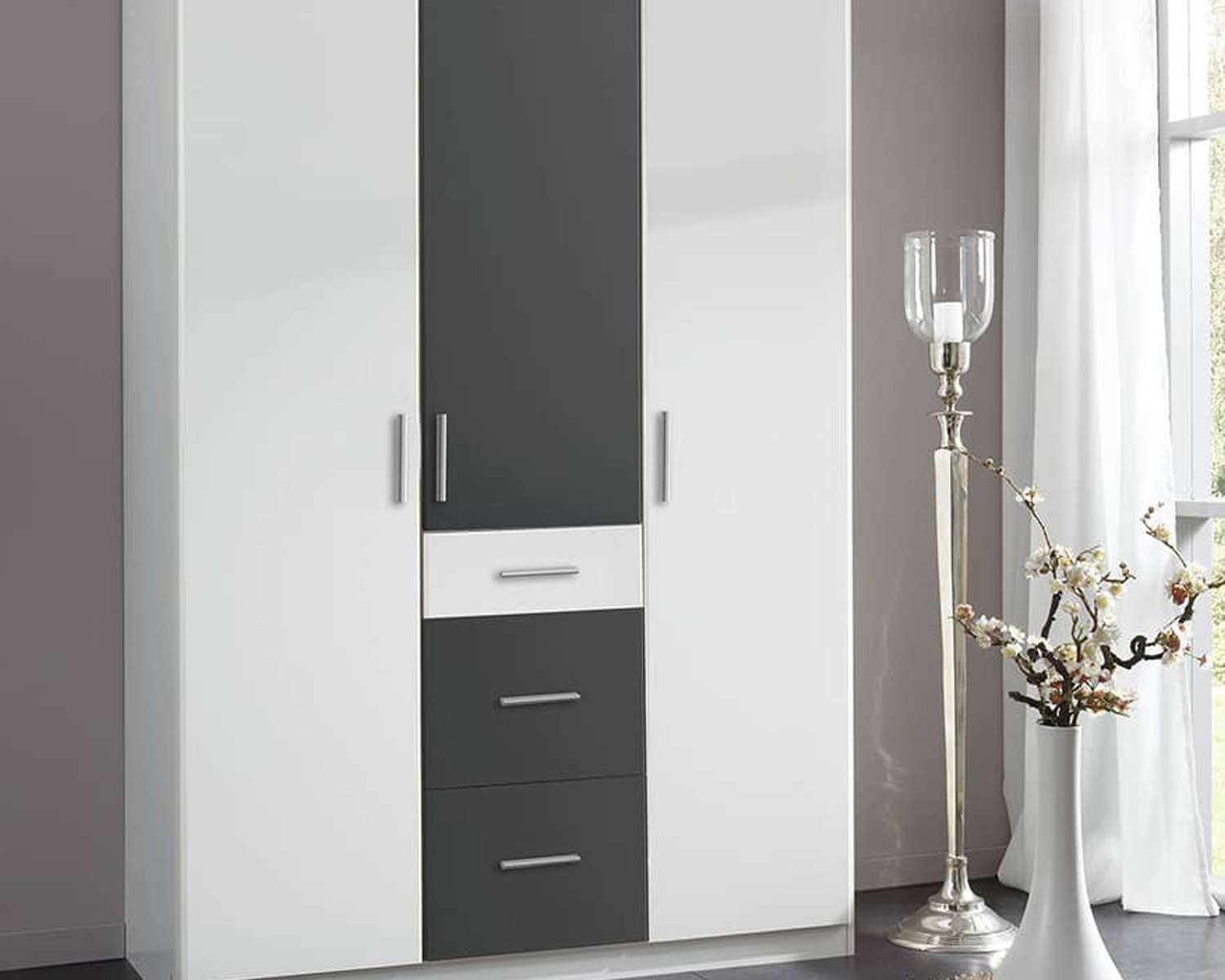 Stoere kledingkast jongens babykamer Stoere kledingkast jongens babykamer