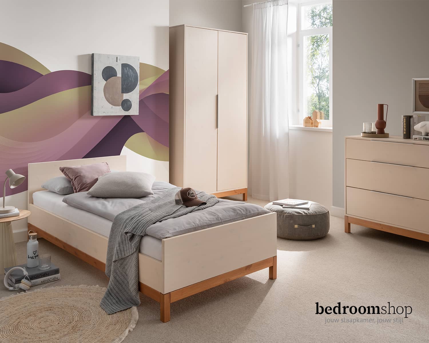 Kinderkamer met commode creme