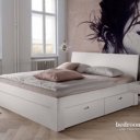 Wit bed met lades
