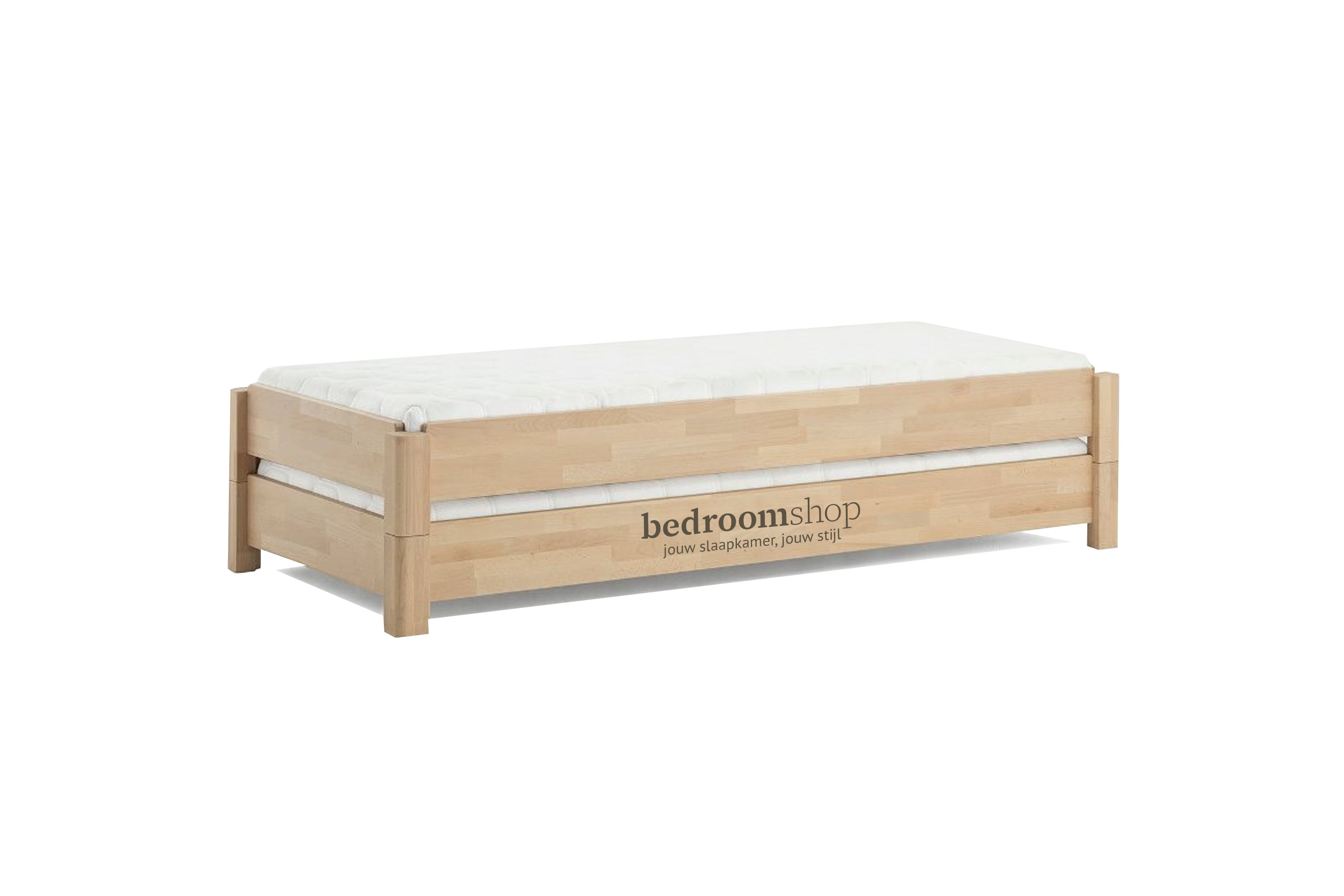 Houten logeerbed