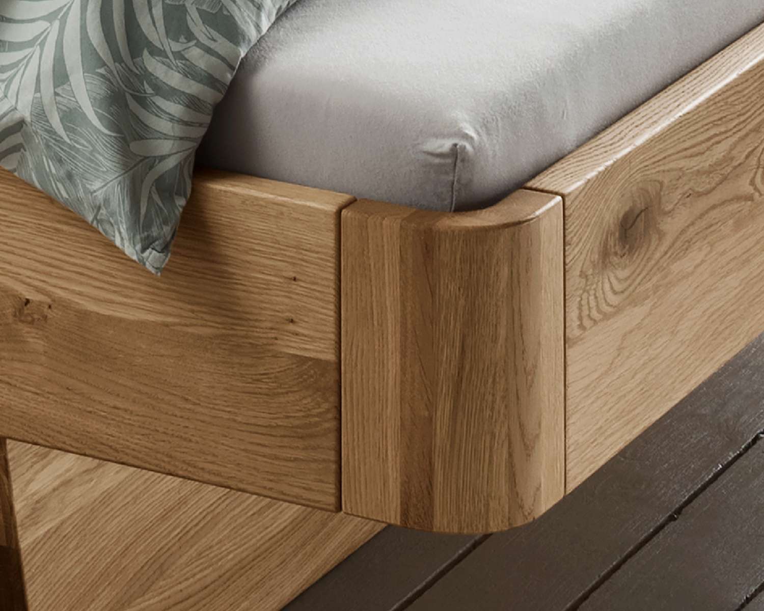 Luxe houten bed Luxe houten bed