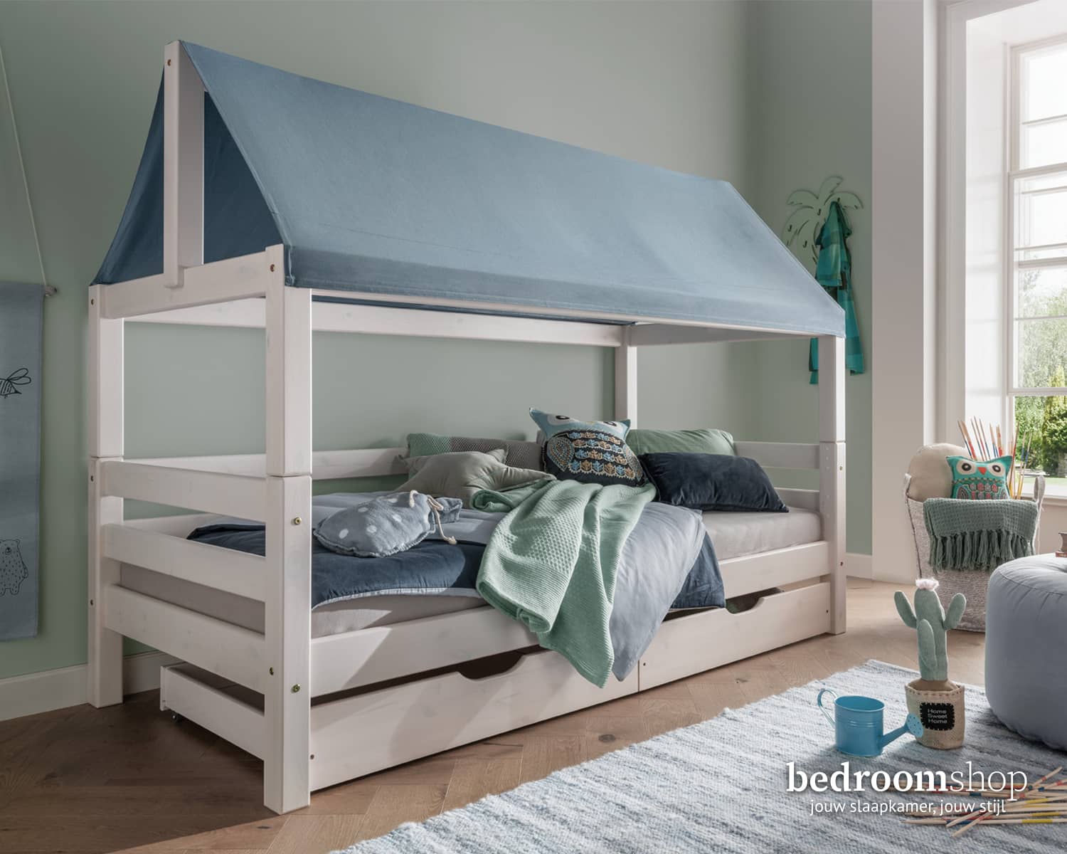 Kinderbed huis met lades
