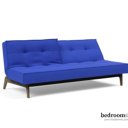 Blauwe bedbank donker onderstel