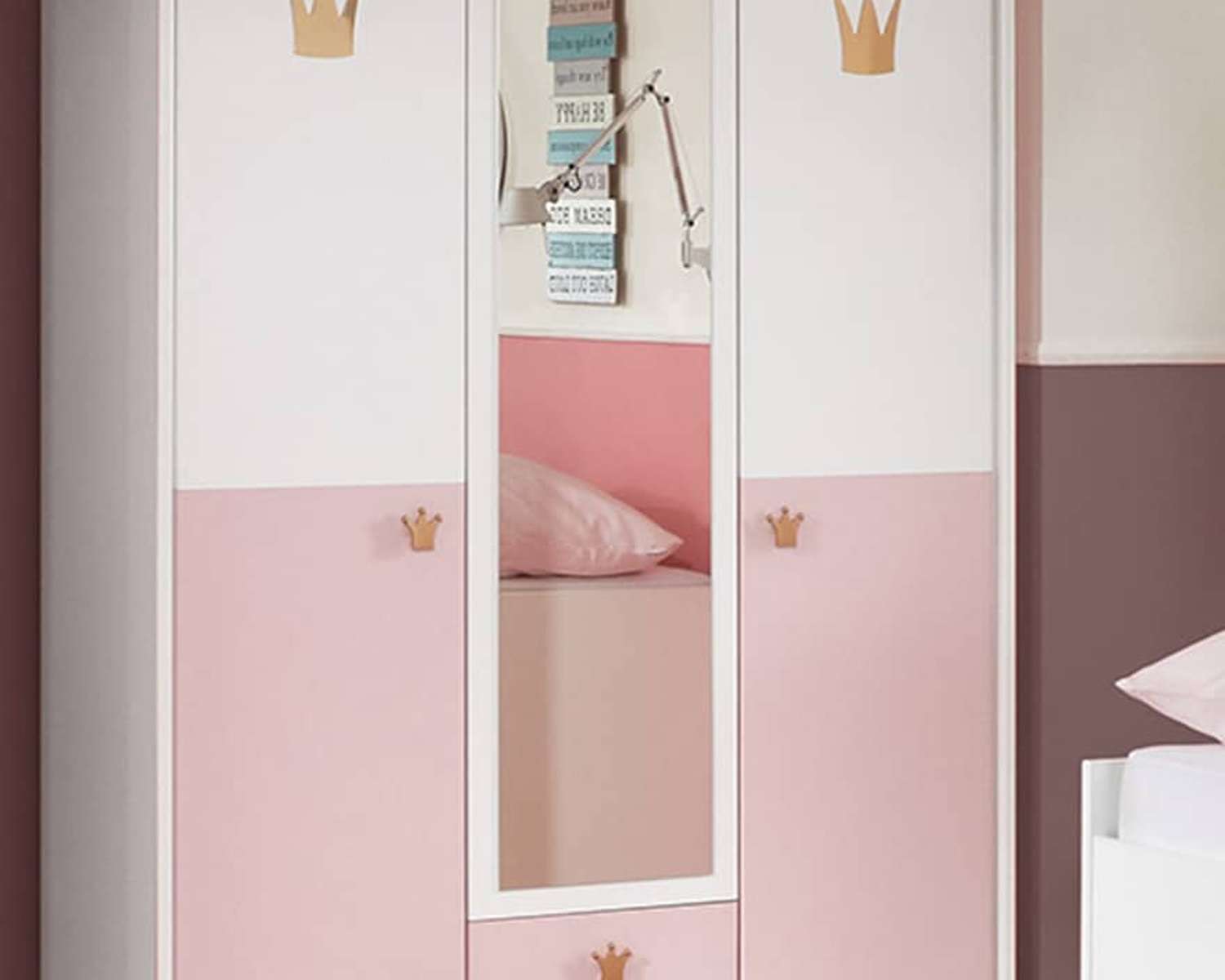 Kledingkast princessen babykamer