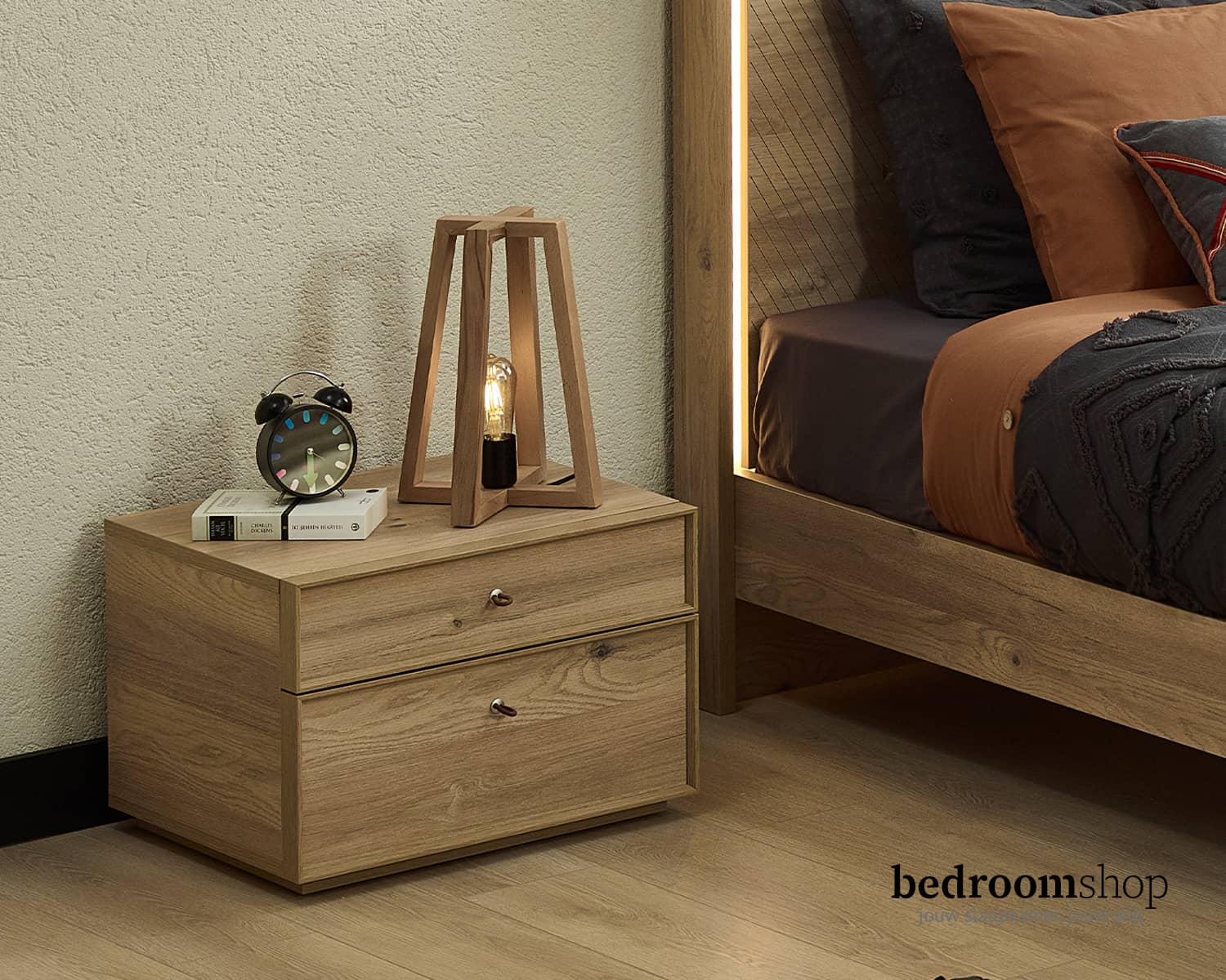 Nachtkastje tienerkamer Nachtkastje tienerkamer