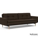 Bruine slaapbank met lichte poot