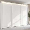 Witte kast met sierlijst en verlichting