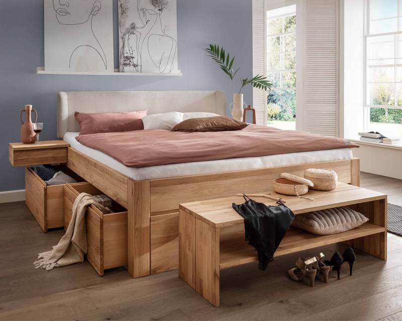Massief houten bed met lades