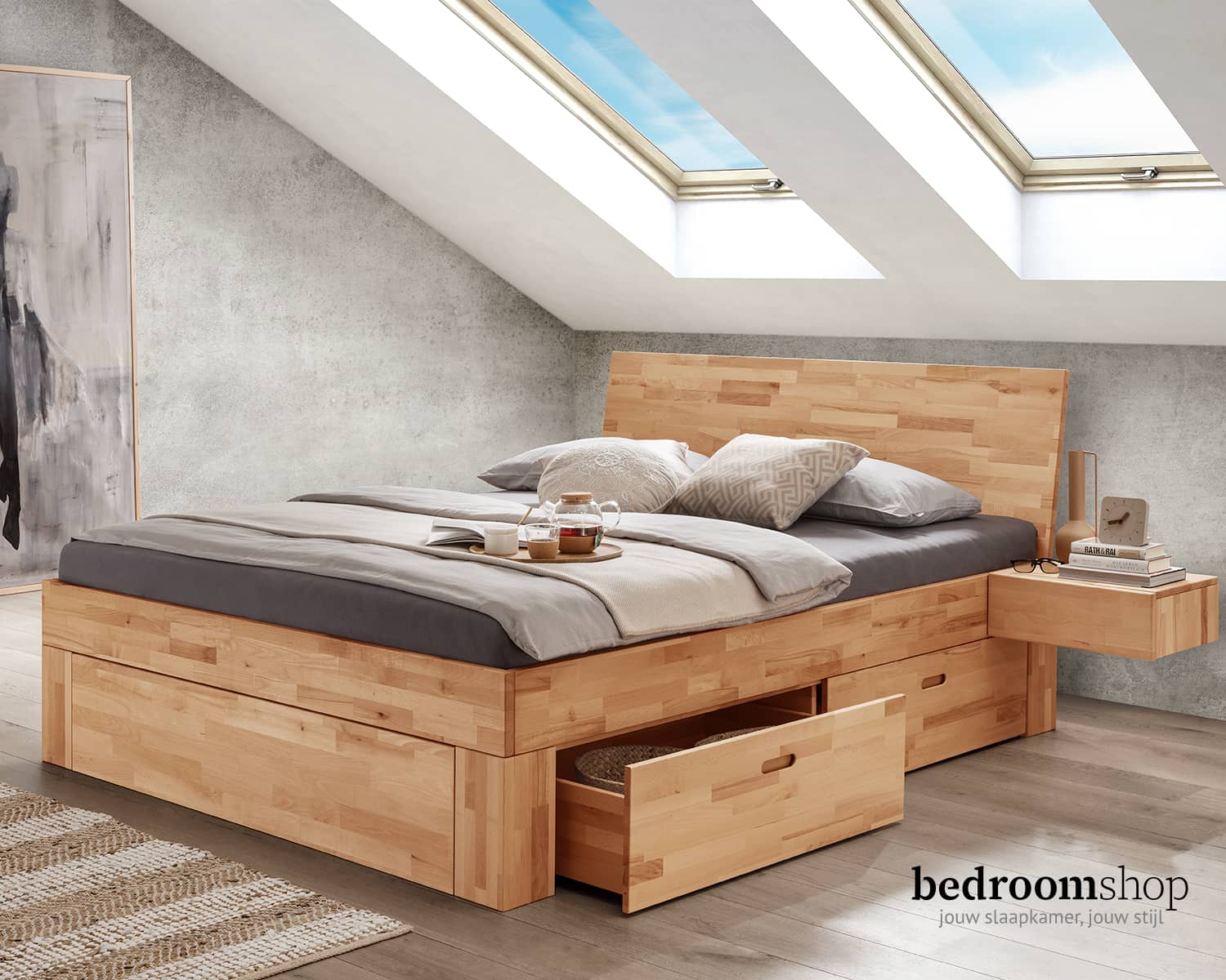 Massief houten bed met opbergruimte Massief houten bed met opbergruimte