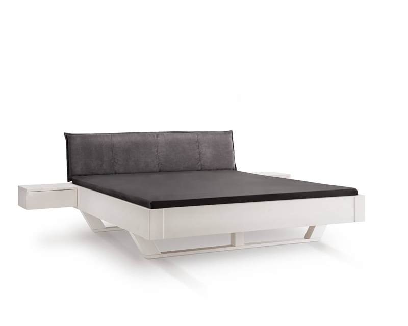 Wit bed houten nachtkastjes gestoffeerd hoofdbord