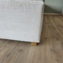 Detail creme stoffen bed