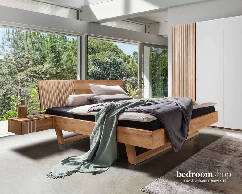 Lamellen bed wit massief hout