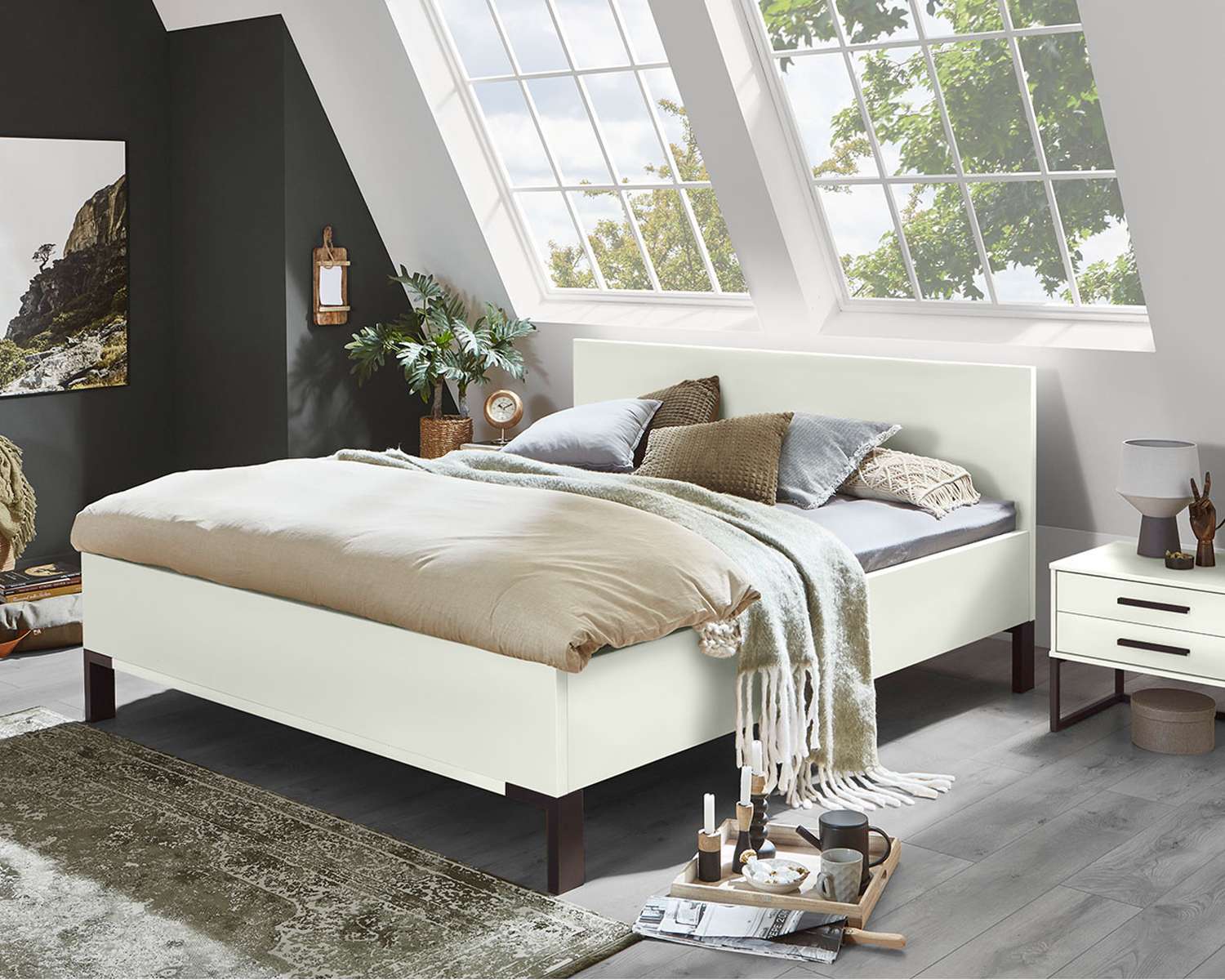 Bed met hoofdbord (roomwit) Bed met hoofdbord (roomwit)