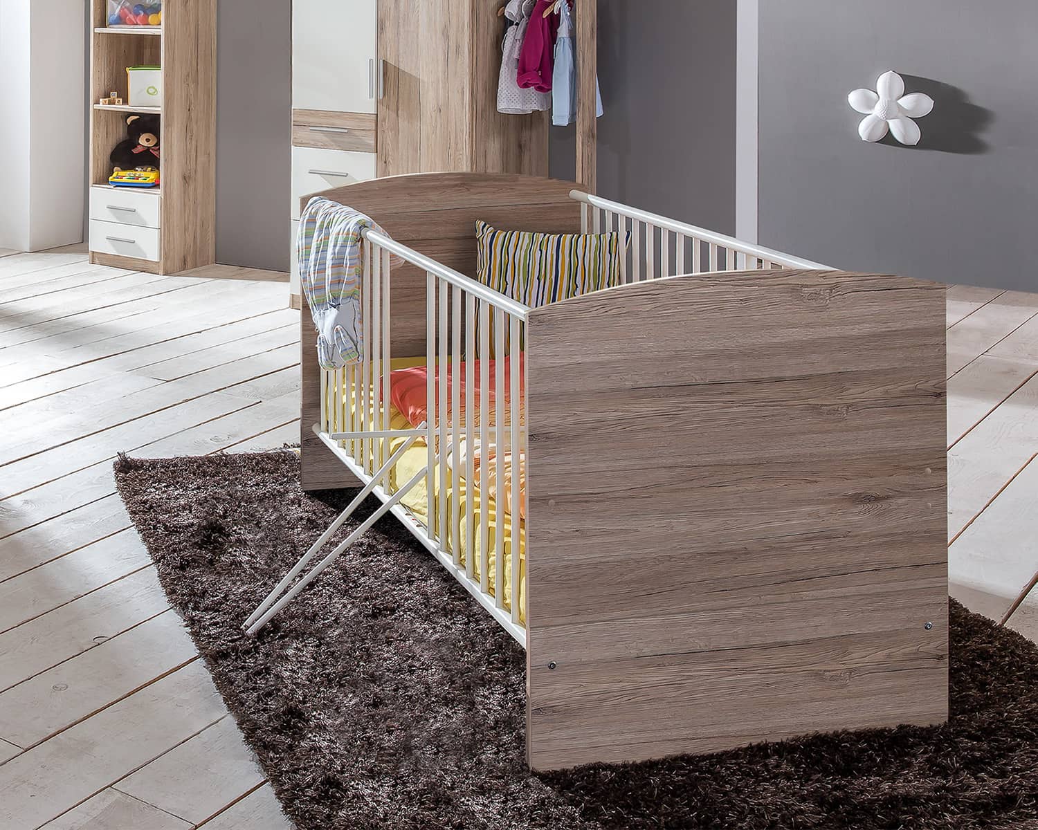 Baby bed hout look Baby bed hout look