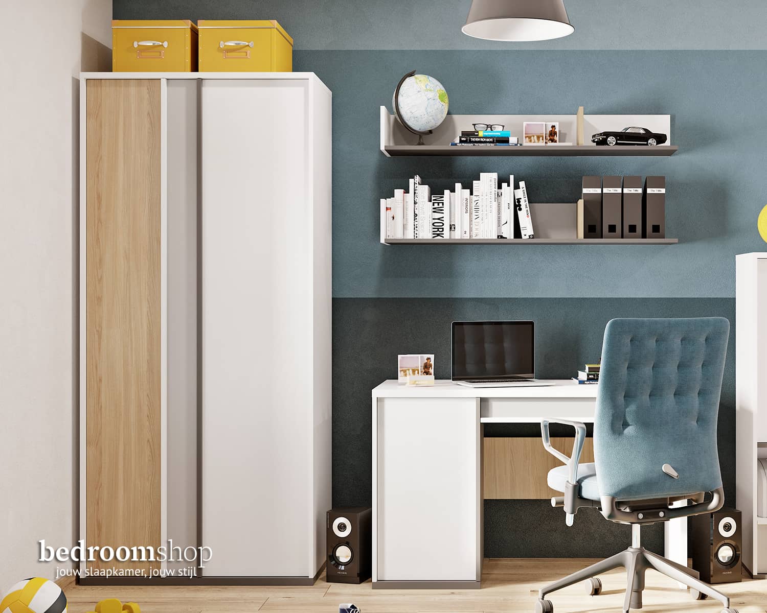 Kledingkast bureau en kast