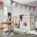 Kinderslaapkamer met halfhoogslaper wit