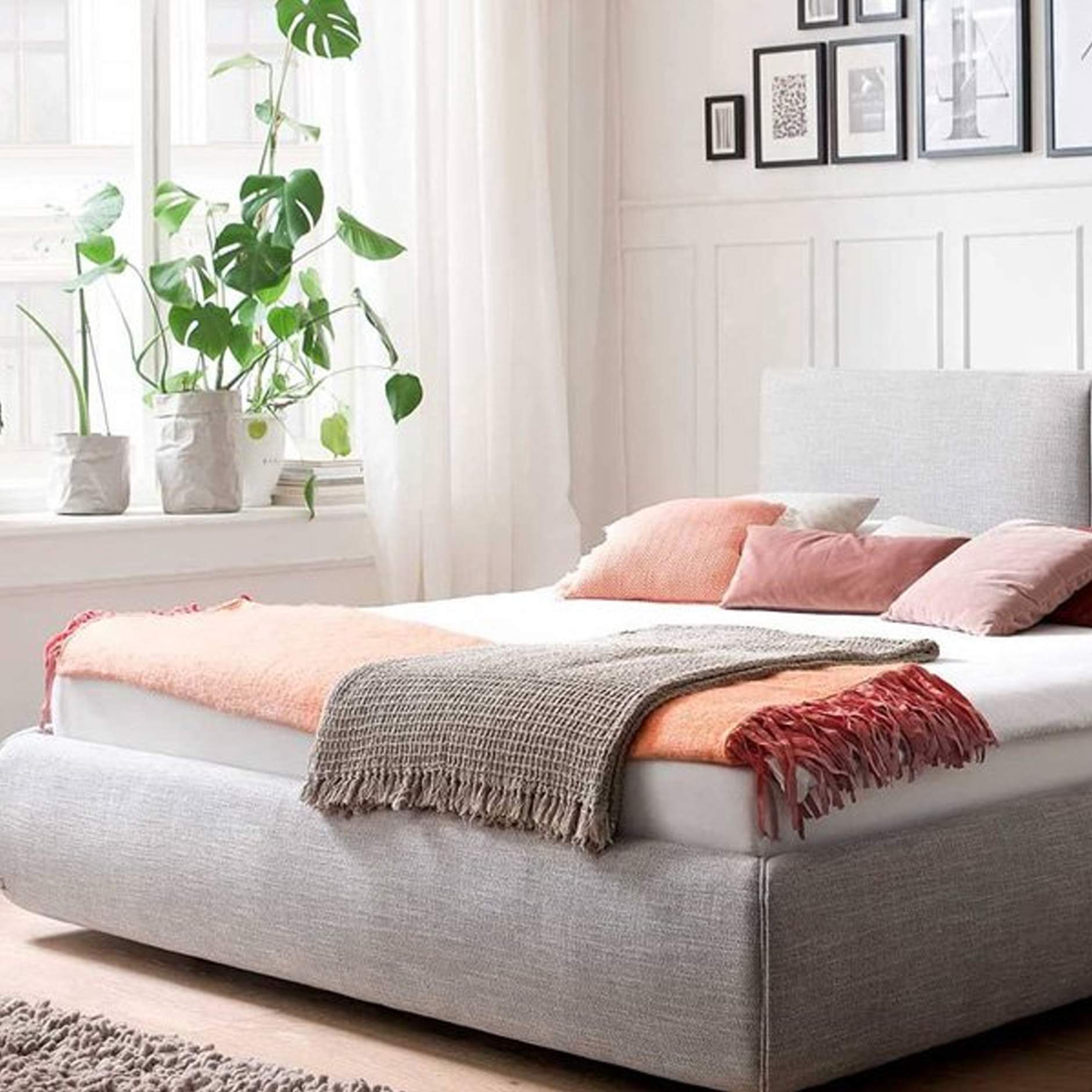 Gestoffeerd bed
