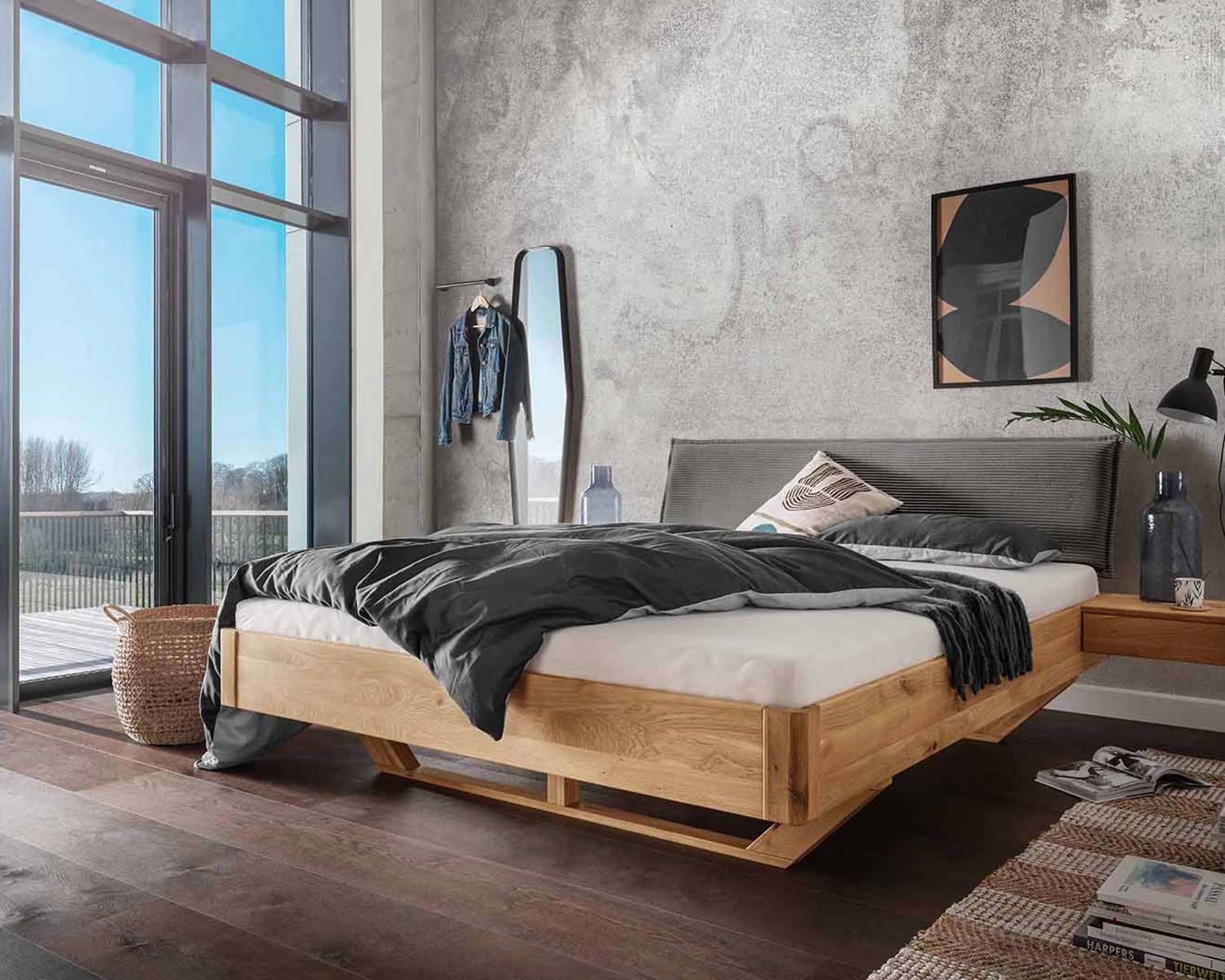 Massief tweepersoons houten bed Boston met bruine stoffen hoofdbord Massief tweepersoons houten bed Boston met bruine stoffen hoofdbord