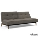 Donker grijze bedbank met donkere poten