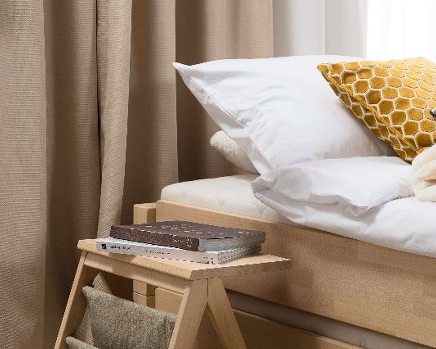 massief houten logeerbed massief houten logeerbed