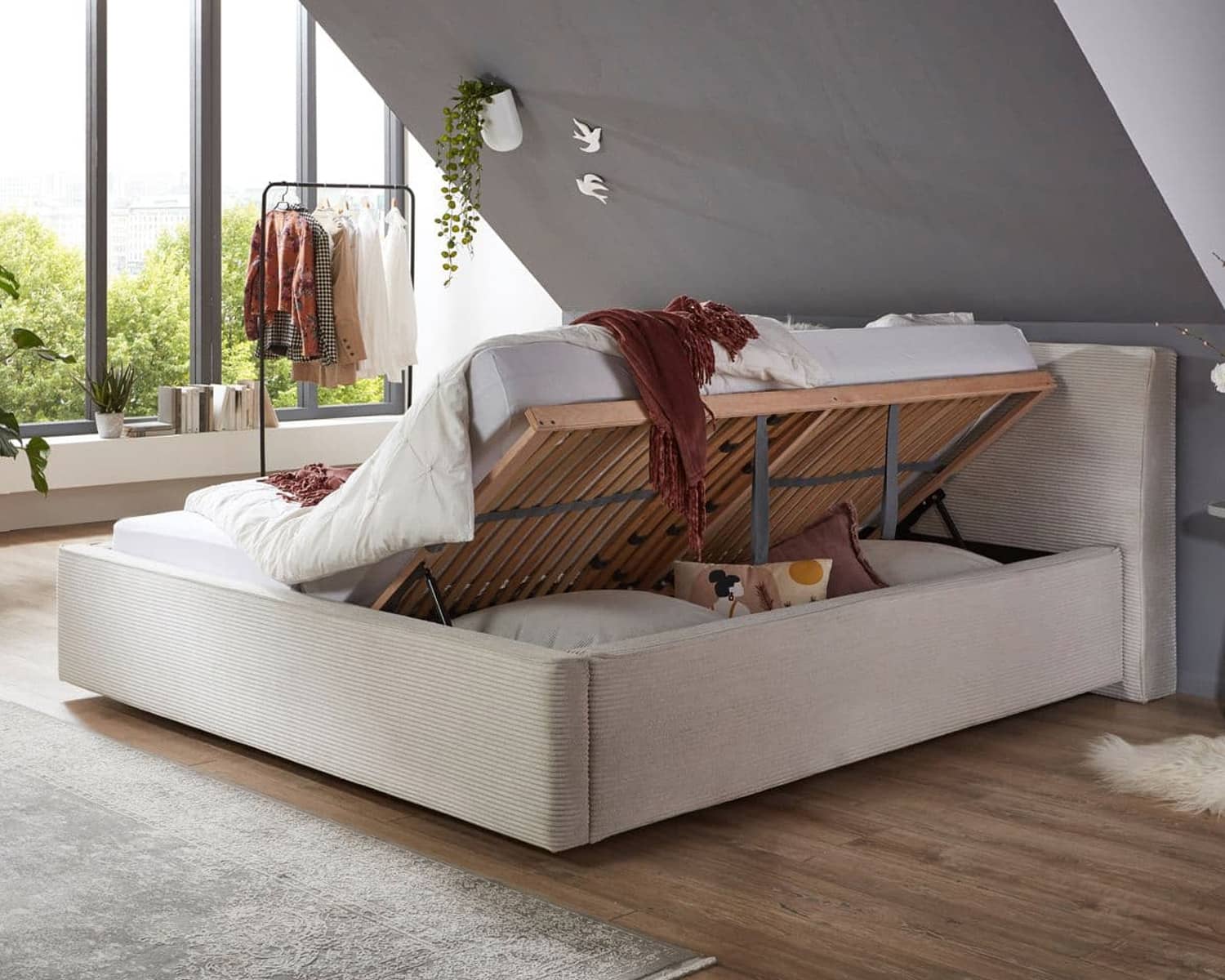 Bedframe met opbergruimte Bedframe met opbergruimte