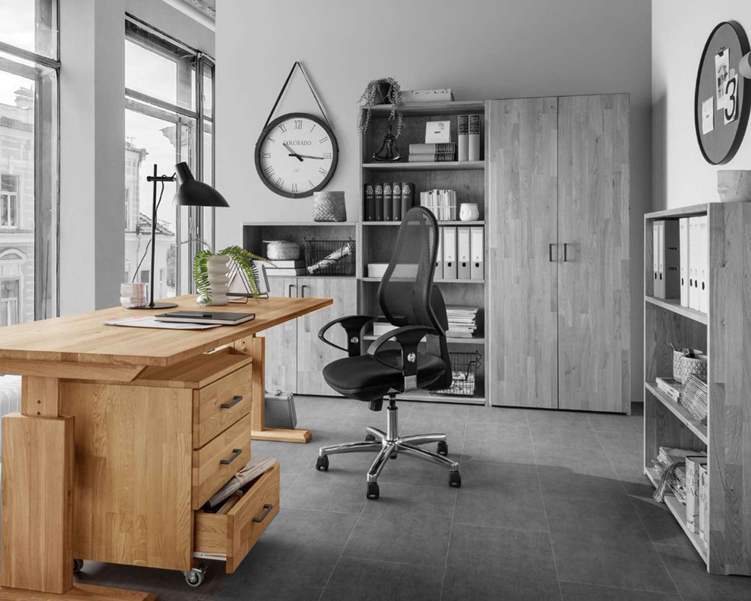 Bureau eiken met ladekastje Bureau eiken met ladekastje