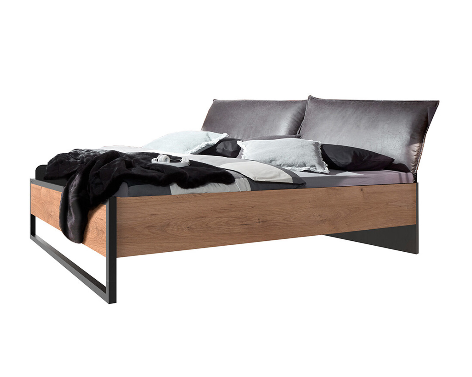 bed industrieel met hoofdkussens