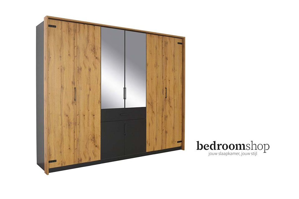 houten kledingkast