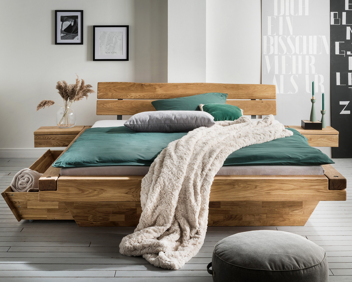 Houten bed met opbergruimte Houten bed met opbergruimte