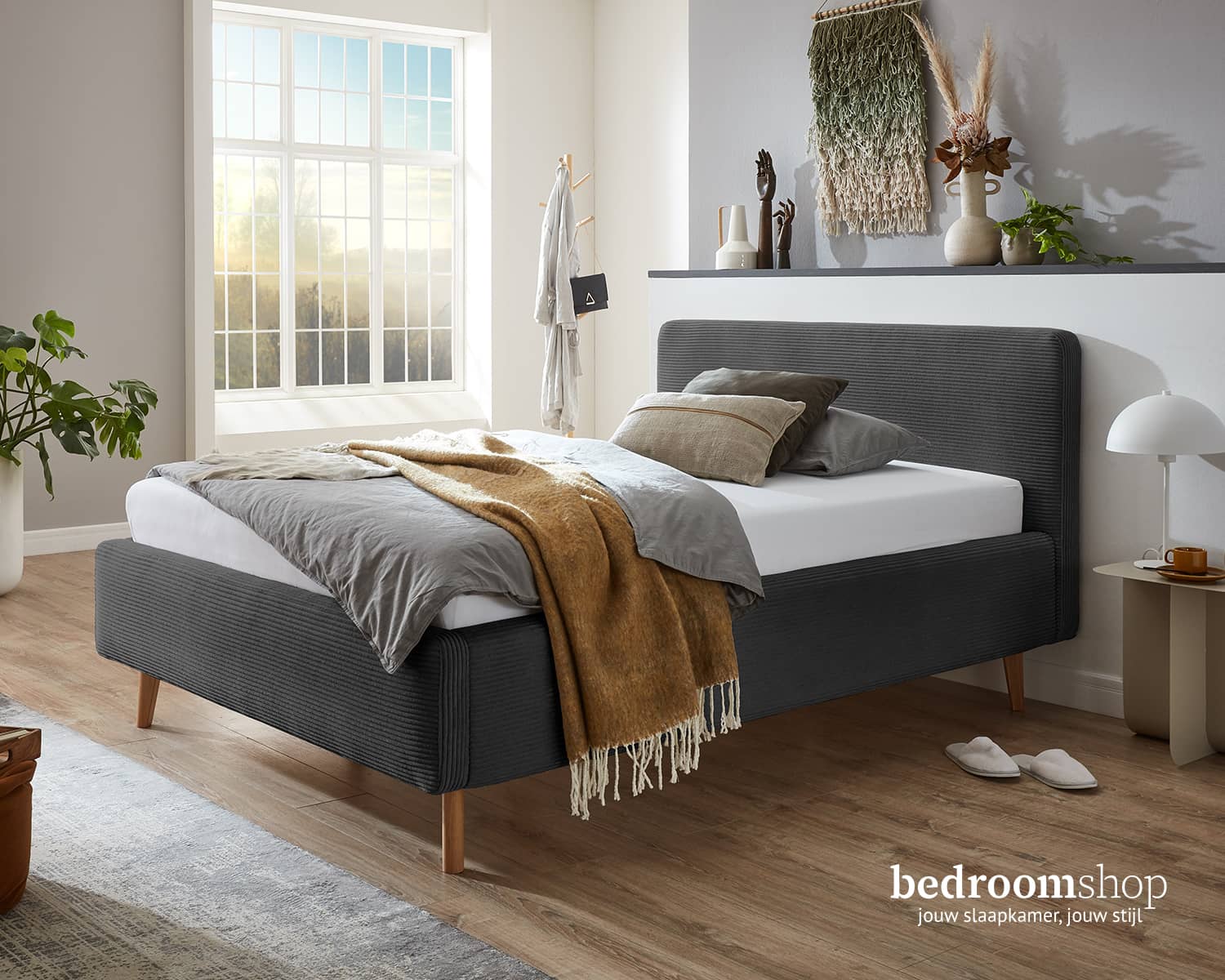 Antraciet bed 180x200 ribbelstof Antraciet bed 180x200 ribbelstof