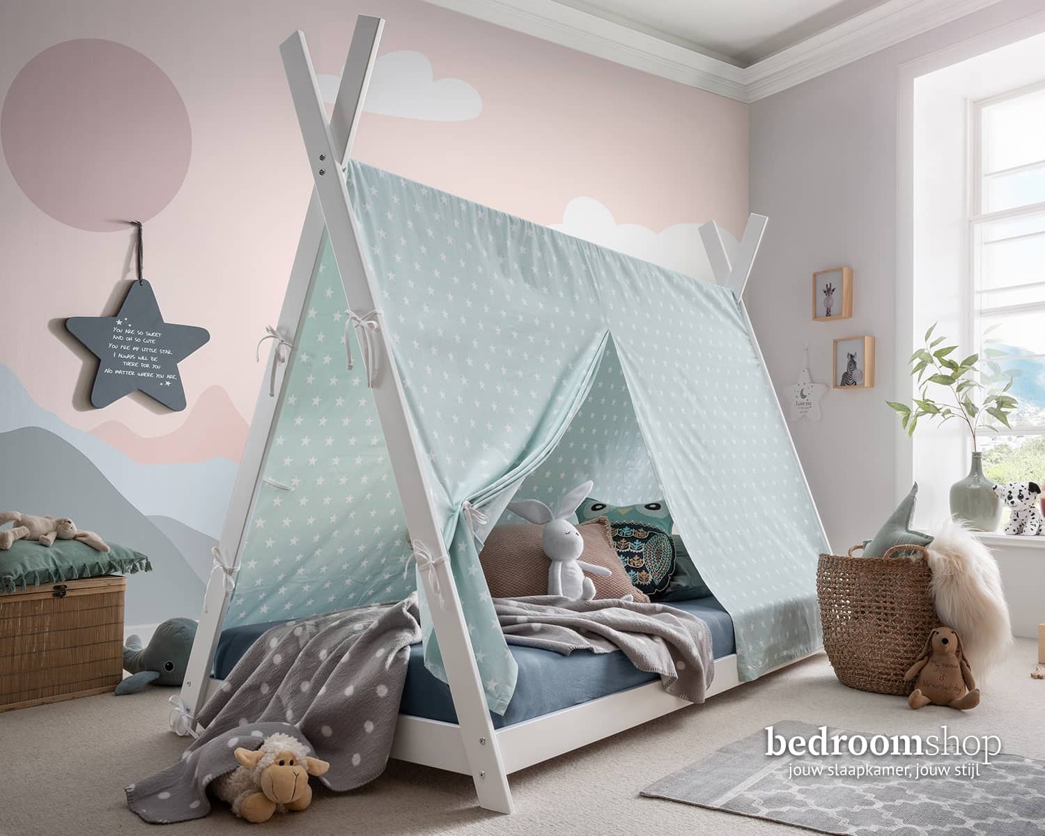 Tipi bed mint wit Tipi bed mint wit