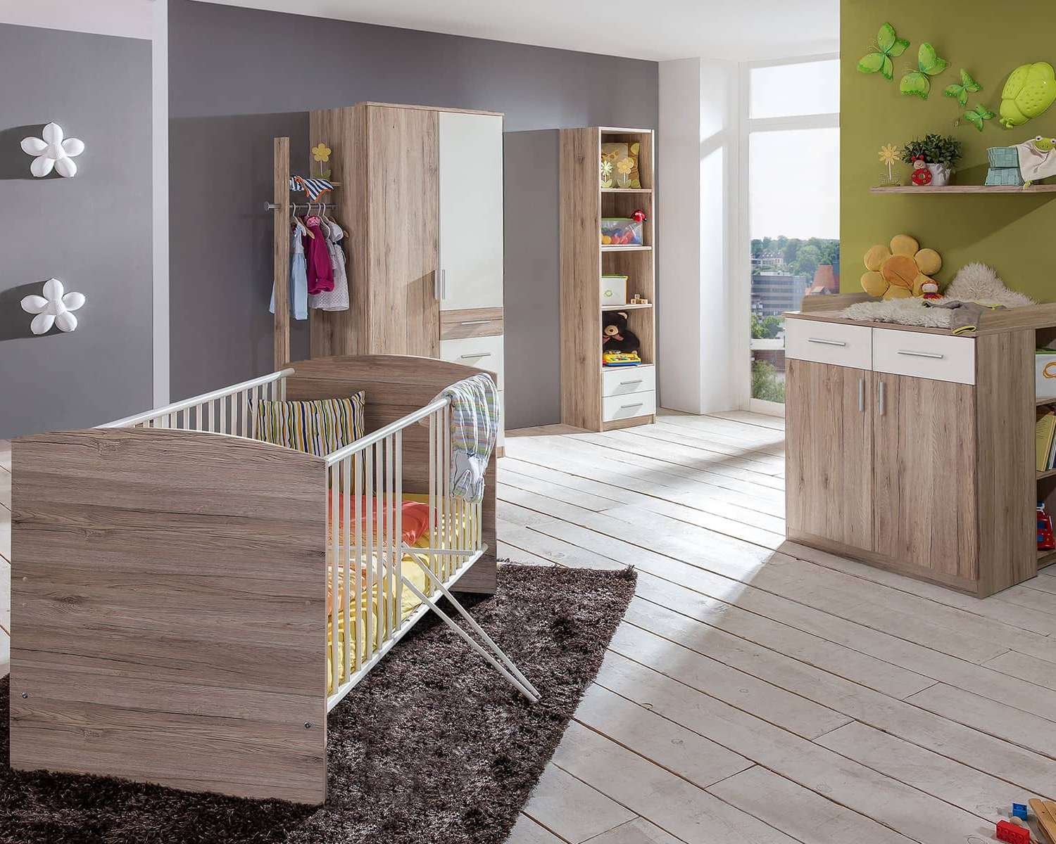 Babykamer houtlook wit