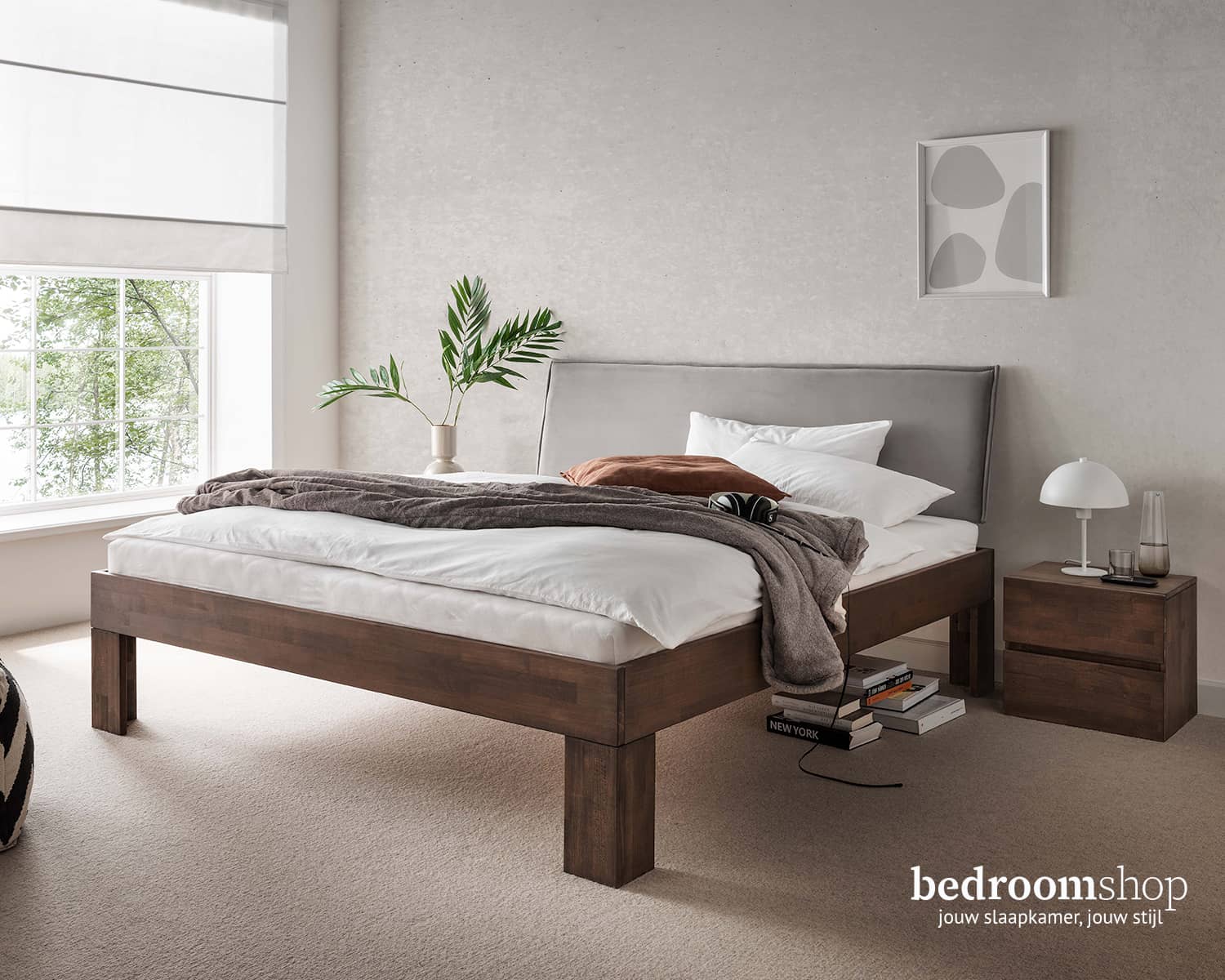 Mokka bed met stoffen hoofdbord Mokka bed met stoffen hoofdbord