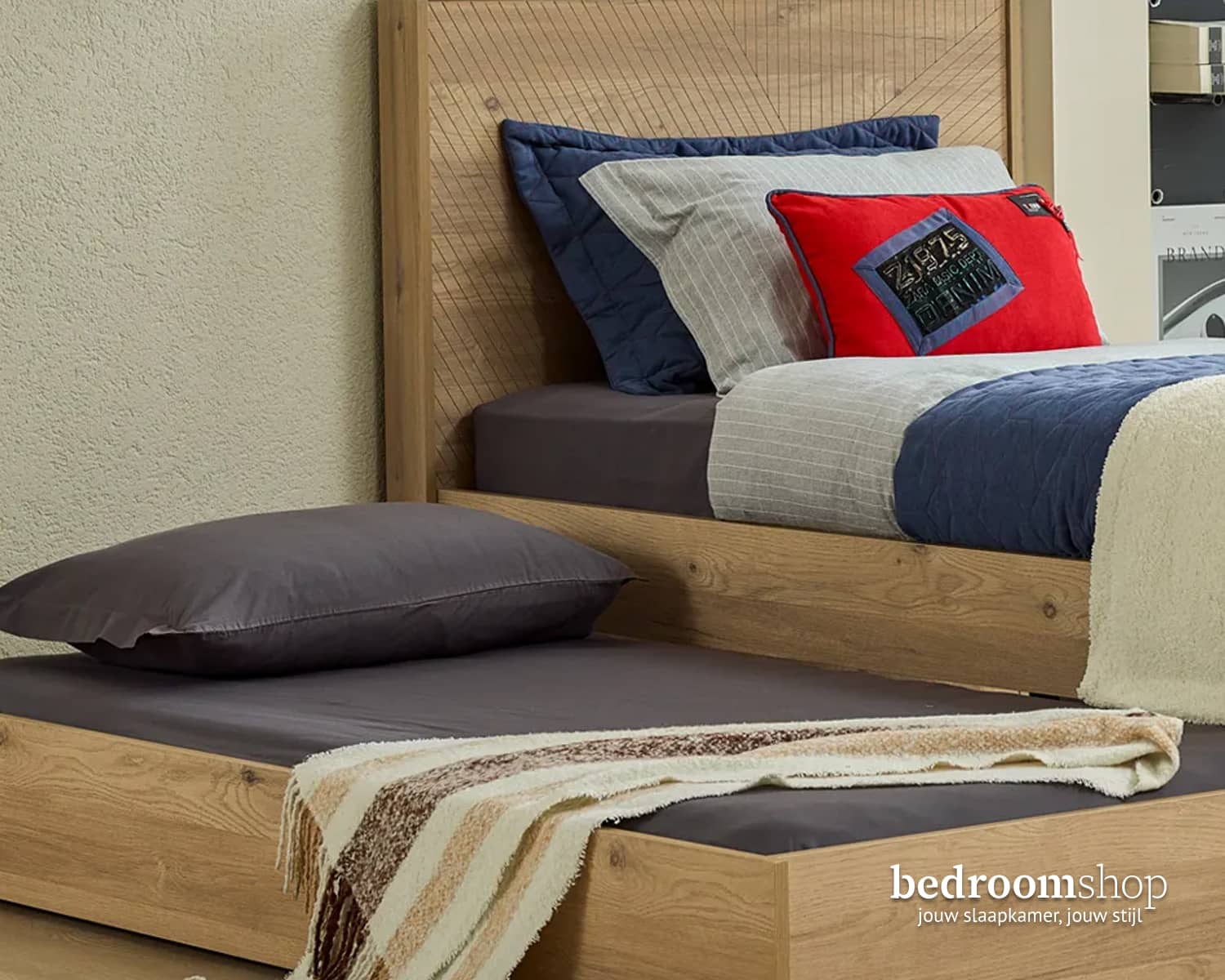 Tienerbed met onderschuifbed optie Tienerbed met onderschuifbed optie