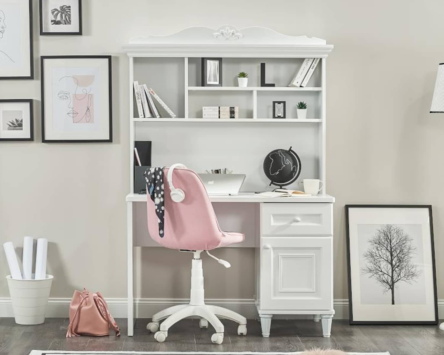 Bureau voor meisjes Bureau voor meisjes