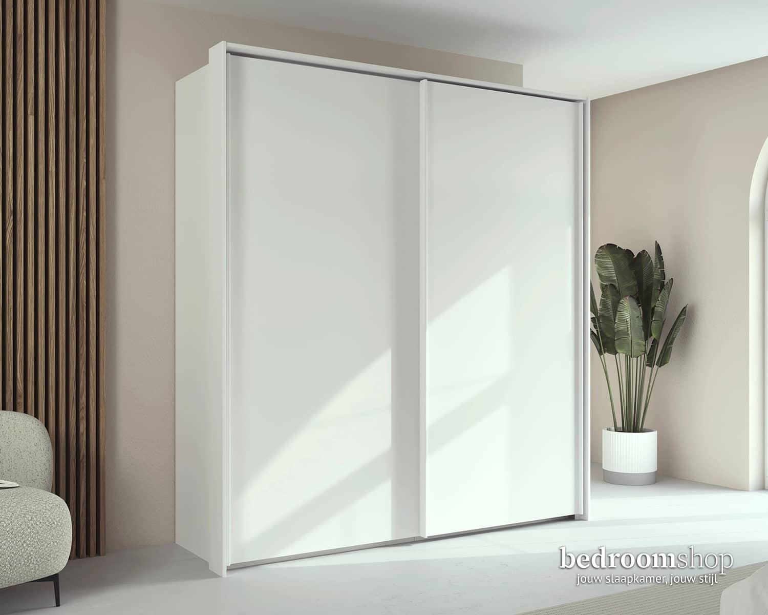 Witte kast met sierlijst Witte kast met sierlijst