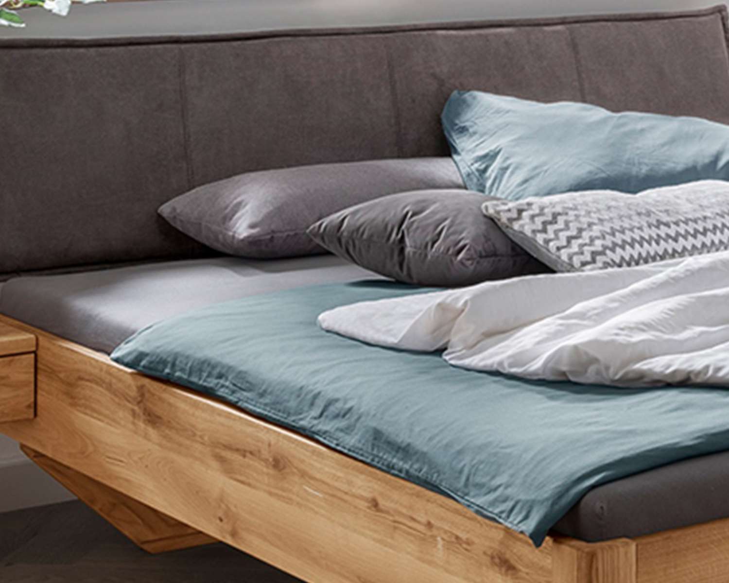 Massief houten bed Jackson detail Massief houten bed Jackson detail