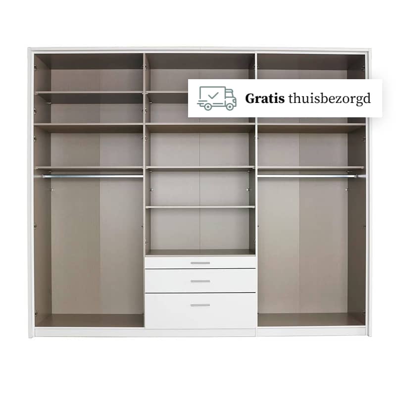 kledingkast met veel legplanken