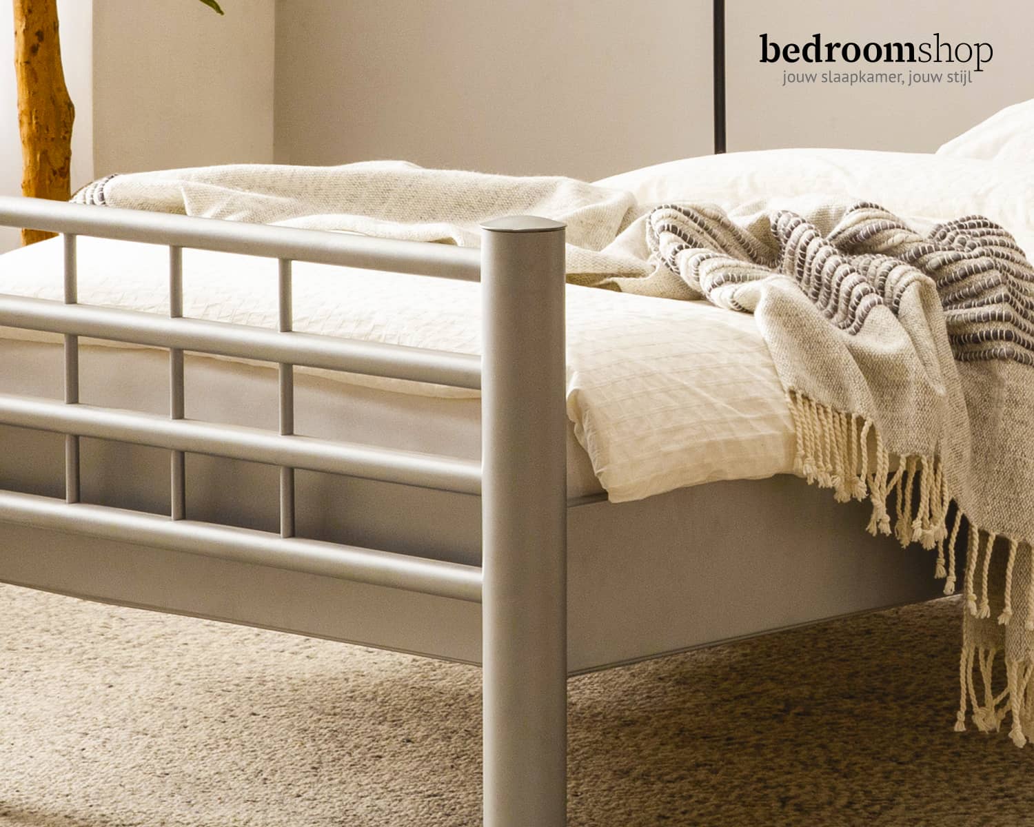 Eenpersoonsbed ijzer zilver Eenpersoonsbed ijzer zilver