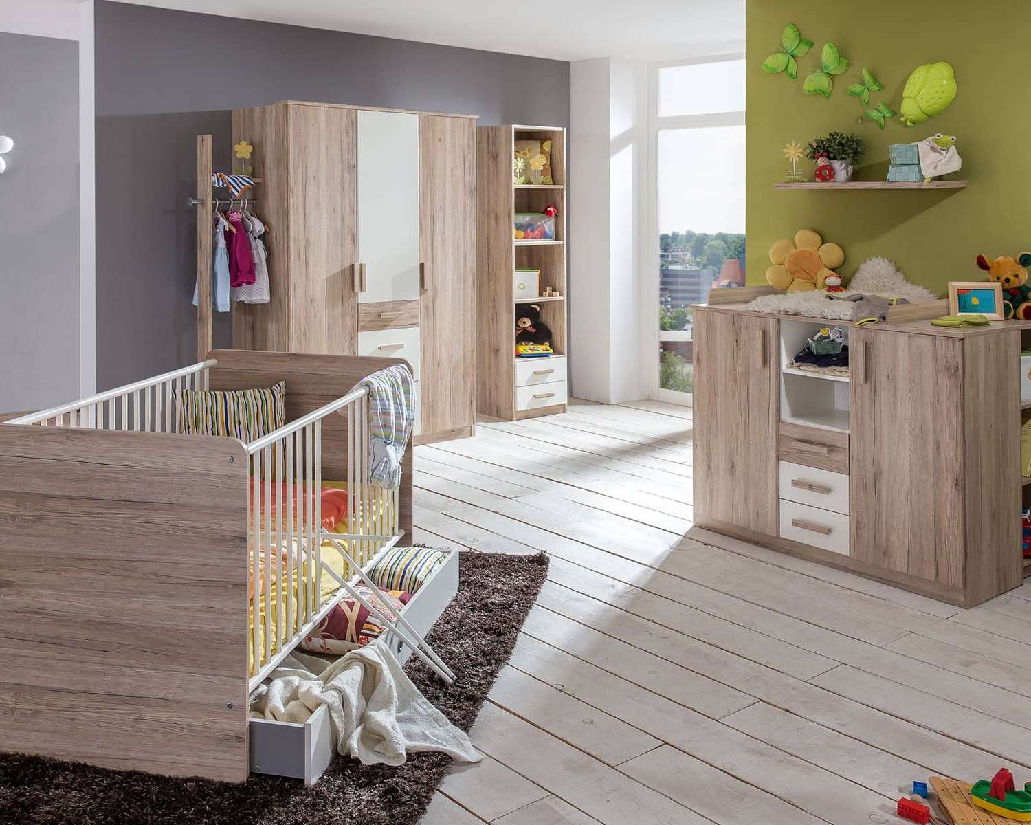 Babykamer houtlook wit Babykamer houtlook wit