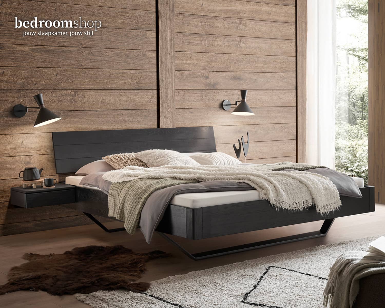 Zwart houten bed BlackBurn