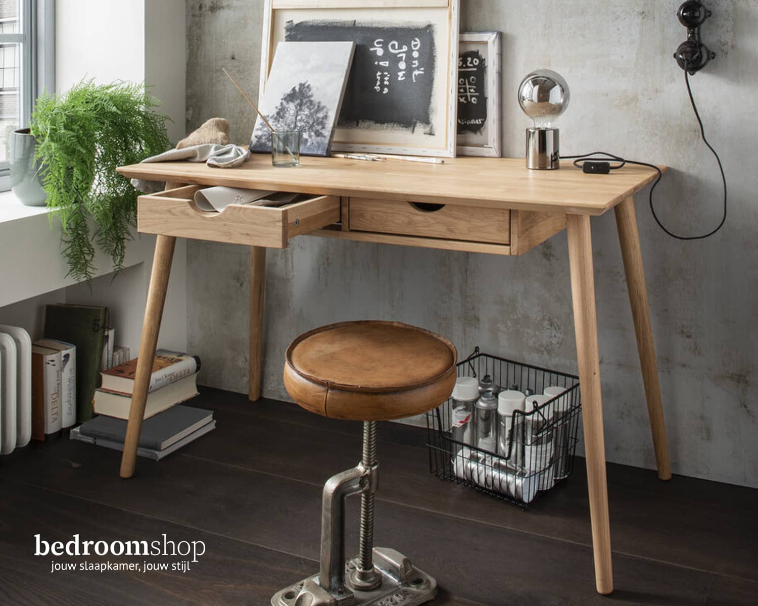 Make-up bureau klein Make-up bureau klein